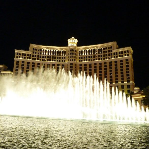 The Bellagio Becomes Westeros As 'Game Of Thrones' Takes Over The Fountain | News | LIVING LIFE FEARLESS