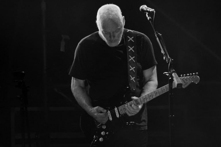 David Gilmour of Pink Floyd Auctions Off A Guitar Collection And Donates The Money to Climate Change Charity | News | LIVING LIFE FEARLESS