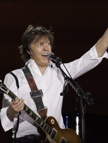 At 77, Paul McCartney is set to write for his first musical | News | LIVING LIFE FEARLESS