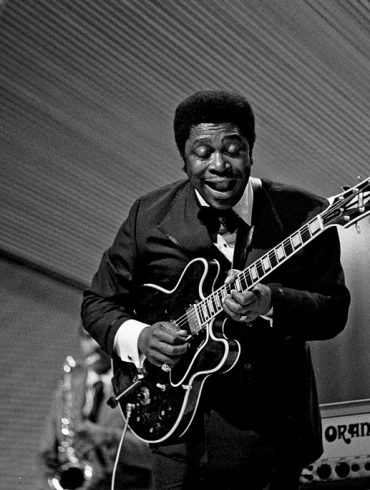B.B. King's iconic "Lucille" guitar just sold for $280,000 at auction | News | LIVING LIFE FEARLESS