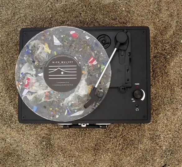 A British Brewery and Nick Mulvey are teaming up to create the world's first vinyl record that's 100% recycled ocean plastic | News | LIVING LIFE FEARLESS