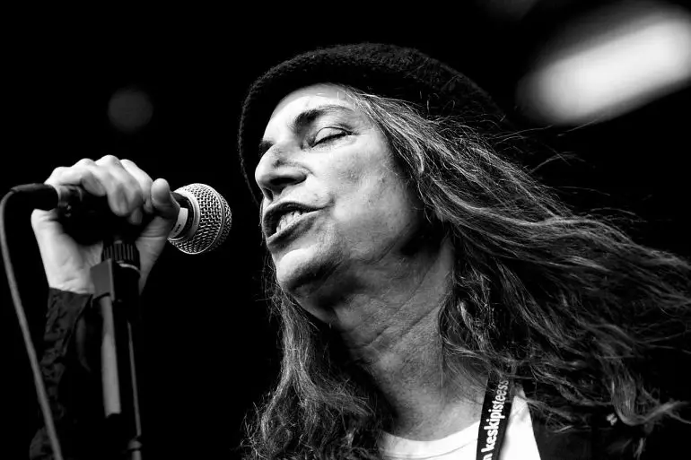 Rock legend Patti Smith to be honored by PEN America | News | LIVING LIFE FEARLESS