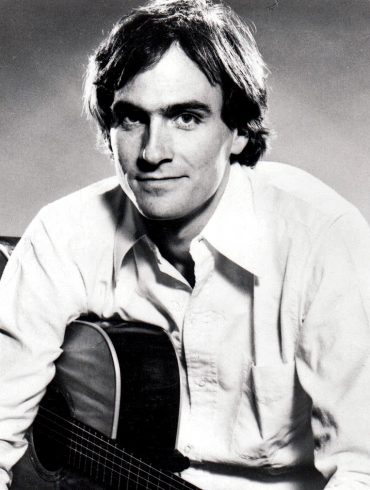 James Taylor now has a Top 10 album in each of the past six decades | News | LIVING LIFE FEARLESS