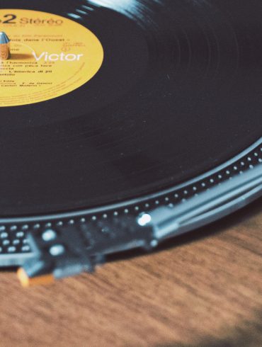 Vinyl sales hit a 60 year low amid the pandemic | News | LIVING LIFE FEARLESS
