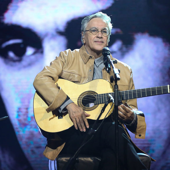 A documentary on Brazilian music legend, Caetano Veloso, to premiere at Venice Film Festival | News | LIVING LIFE FEARLESS