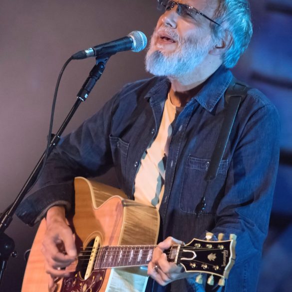 Cat Stevens/Yusuf duets with himself on "Father and Son" | News | LIVING LIFE FEARLESS
