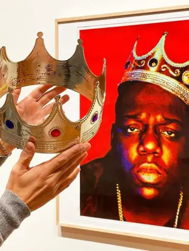 THAT iconic Notorious B.I.G. crown just sold for almost $600,000 | News | LIVING LIFE FEARLESS