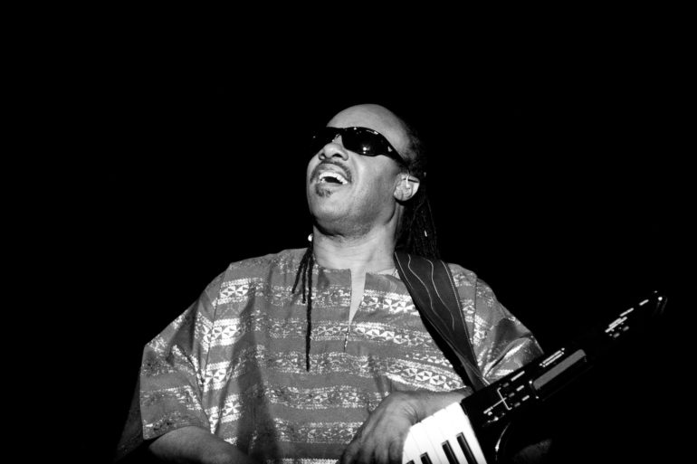 After 15 years of absence, Stevie Wonder releases two new songs | News | LIVING LIFE FEARLESS
