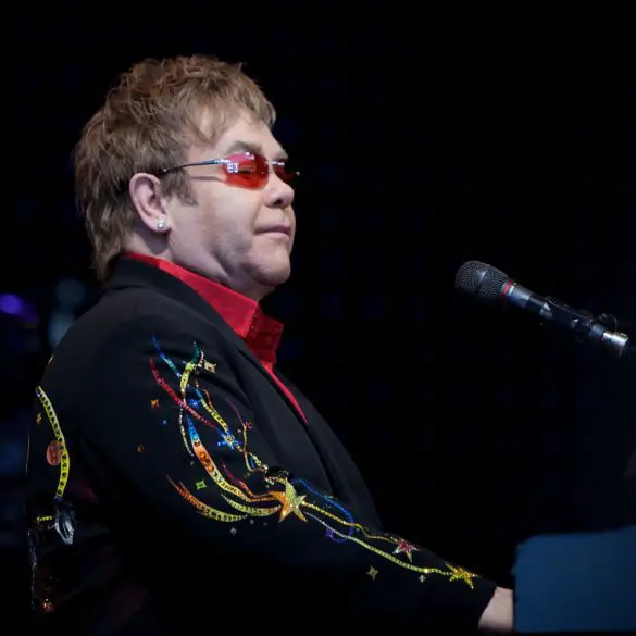 You think you have a large record collection? Speak to Elton John | News | LIVING LIFE FEARLESS