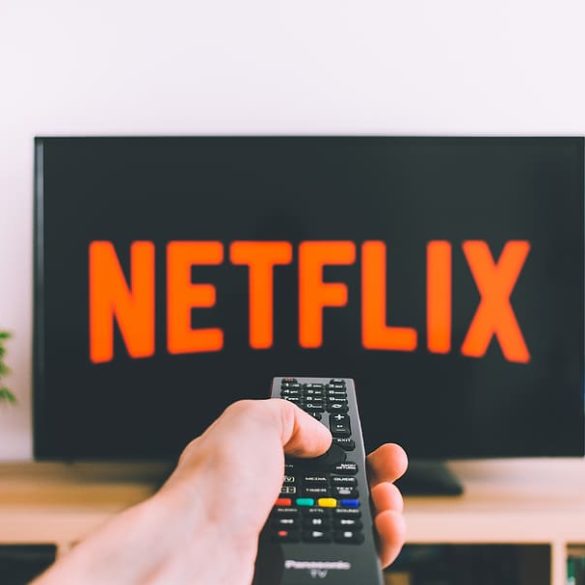 Netflix is finally cracking down on password-sharing | News | LIVING LIFE FEARLESS