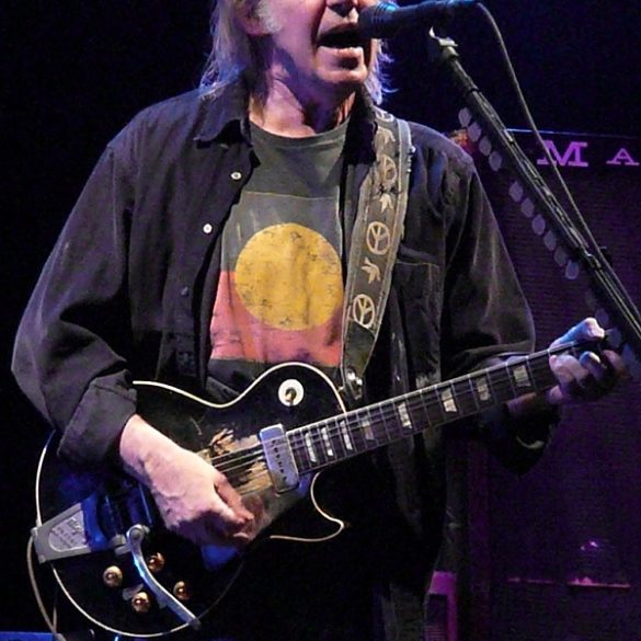 Neil Young Sets Up His Own Official Bootleg Series | News | LIVING LIFE FEARLESS