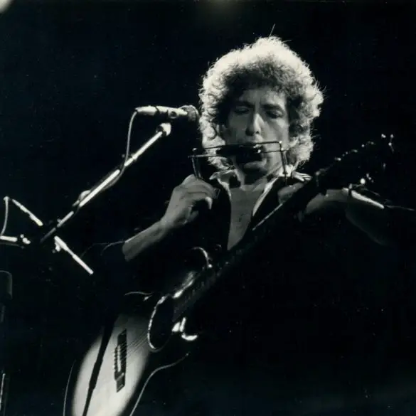 Lost Footage of Bob Dylan’s 1969 Isle of Wight Performance Sees the Light of Day | News | LIVING LIFE FEARLESS