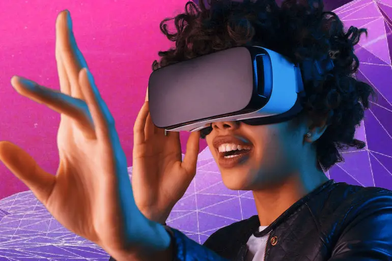 Hollywood Directors will Reportedly Create Content for Apple’s Mixed Reality Headset | News | LIVING LIFE FEARLESS