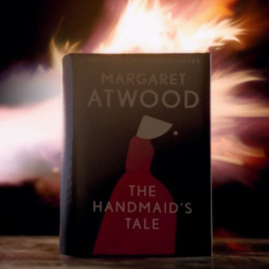 Margaret Atwood's Famous Novel, 'The Handmaid's Tale' Gets an Unburnable Version | News | LIVING LIFE FEARLESS