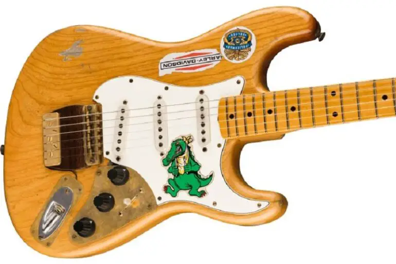 An Iconic Jerry Garcia Guitar to Get a Reproduction | News | LIVING LIFE FEARLESS
