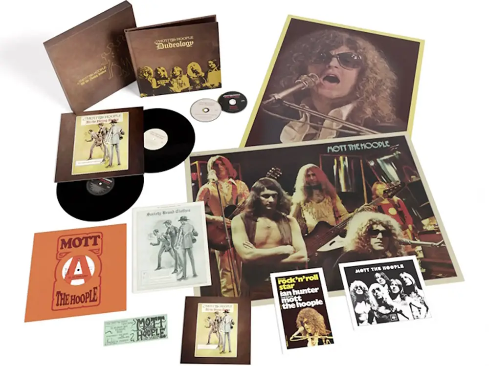 Mott the Hoople Deliver a 50th Anniversary Reissue of 'All The Young Dudes' | News | LIVING LIFE FEARLESS