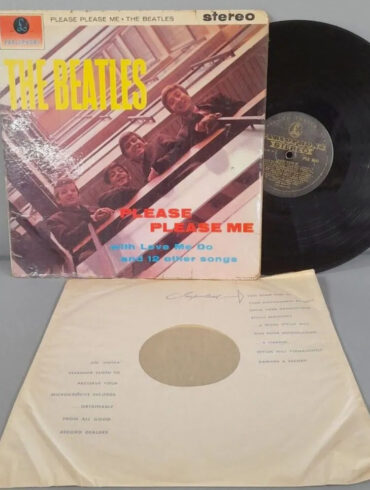 A Rare Edition of The Beatles' First Album, Please Please Me, Fetches a Huge Price | News | LIVING LIFE FEARLESS