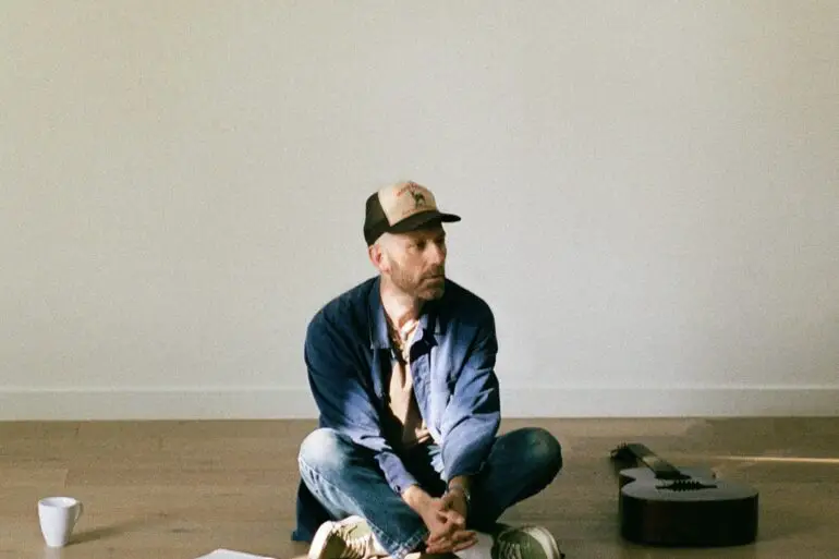 Mat Kearney Stirs Up Feelings of Melancholy on New Single “Drowning in Nostalgia” | Latest Buzz | LIVING LIFE FEARLESS